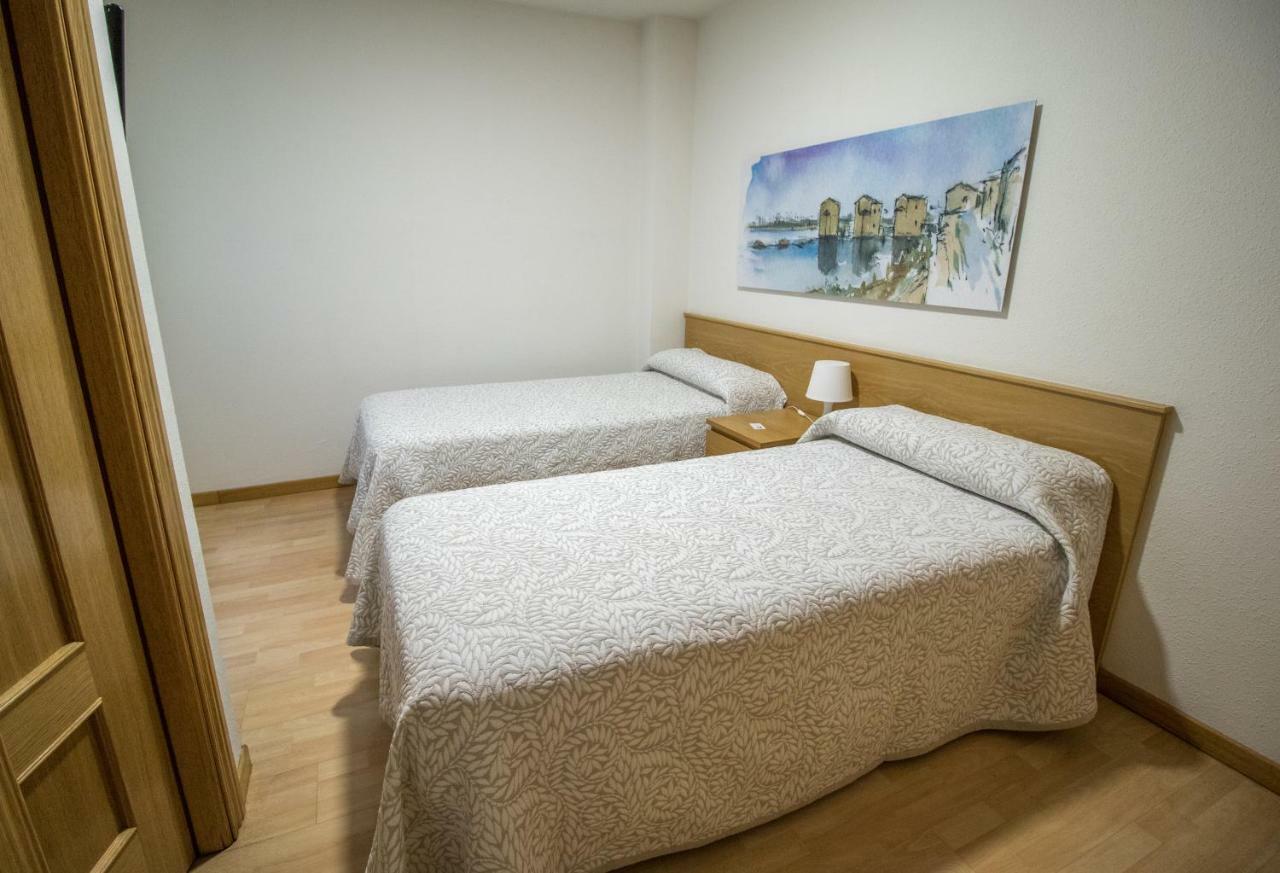 Pension Oasis Zamora Bagian luar foto